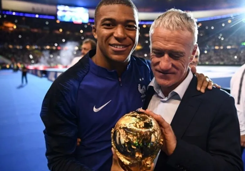 Huấn luyện viên Didier Deschamps