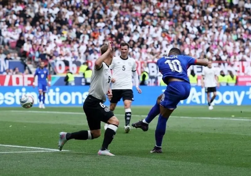 Mbappe vượt qua kỷ lục của Henry